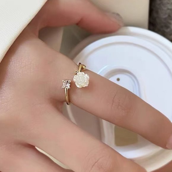 Camellia open ring is adjustable - Picture 1 of 5